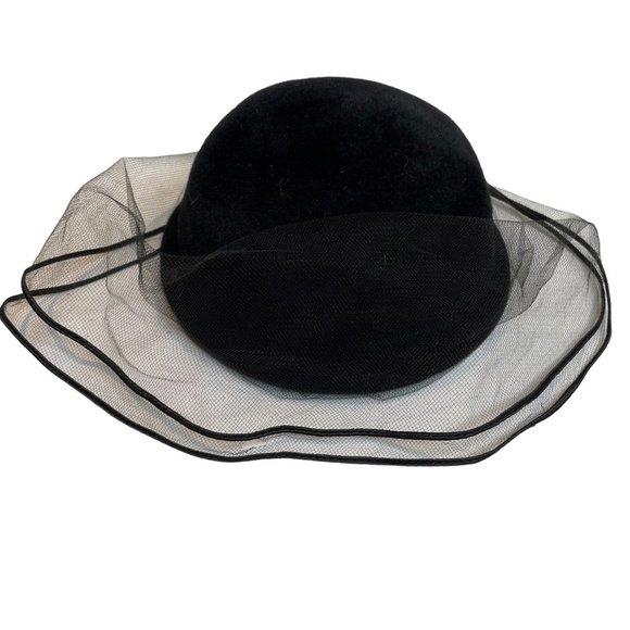 Vintage Hat With Mesh 🤍 - Picture 1 of 9